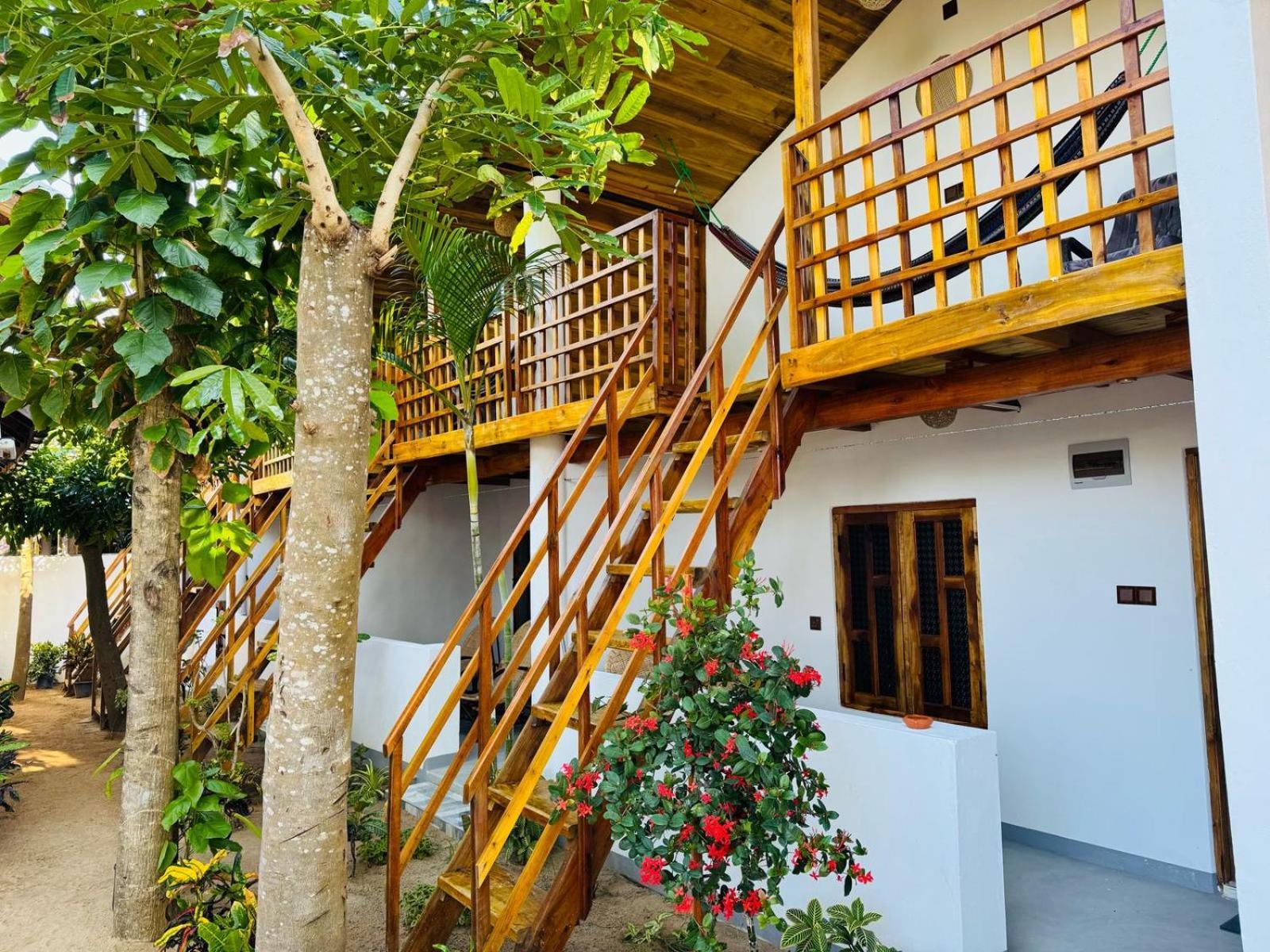 Beach Wave Hotel Arugam Bay Exterior photo